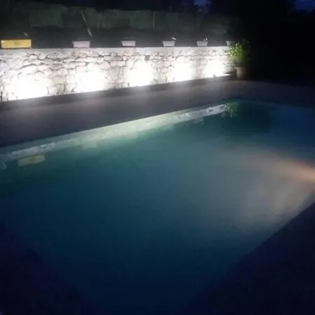 De Duan Bed & Breakfast Joyeuse